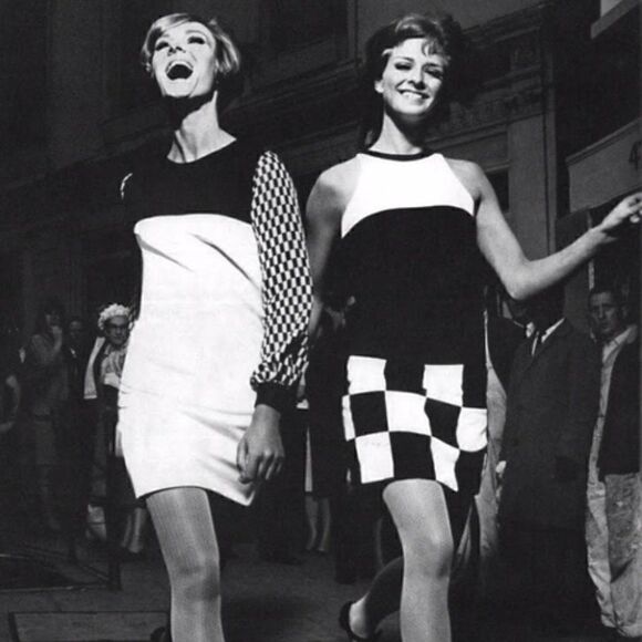 "Esc 'e la v" B&W Checker Mod 60s Style Mini Skirt - Picture 3 of 14